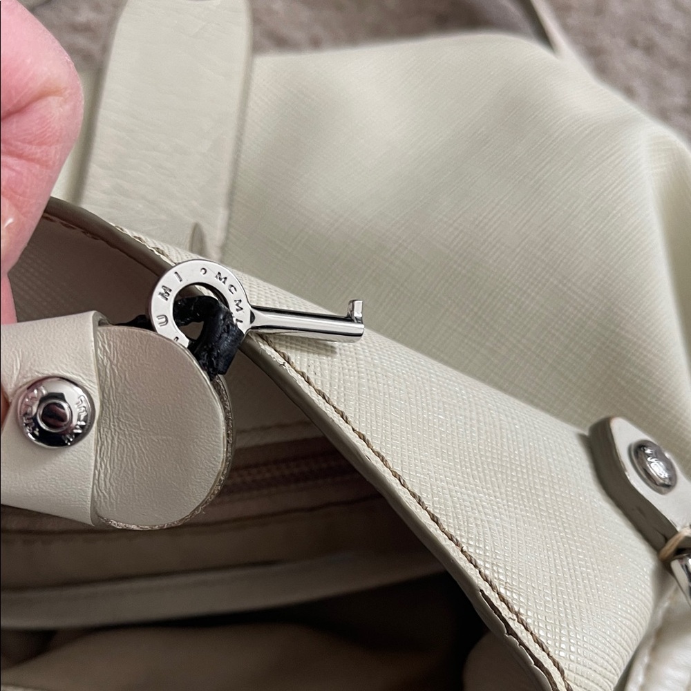 Tumi White Leather Women's Bag - Picture 11 of 12